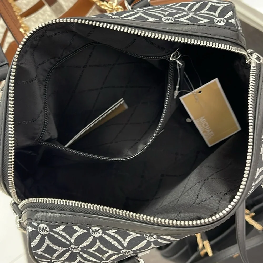 MICHAEL KORS JST TRAVEL MEDIUM DUFFLE SATCHEL SHOULDER CROSSBODY BAG MK BLACK